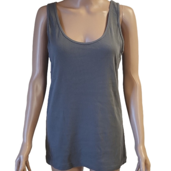 Old Navy Tops - 𝅺Old navy ribbed tank top Slim fit (code-P162)